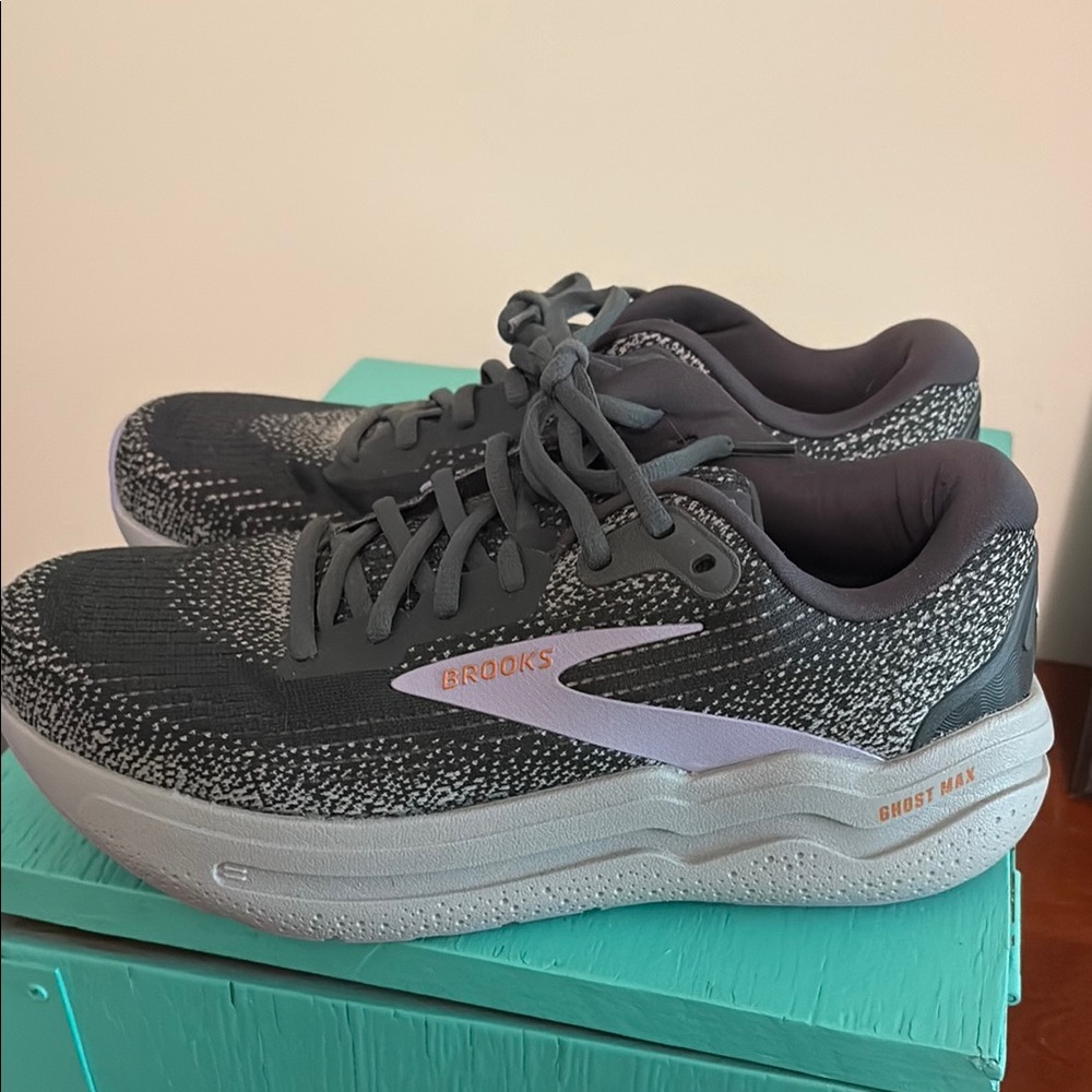 Brooks Women's Gray Running Shoes
